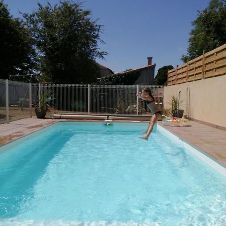 Les Tourterelles Bed and Breakfast Chabournay Exteriör bild