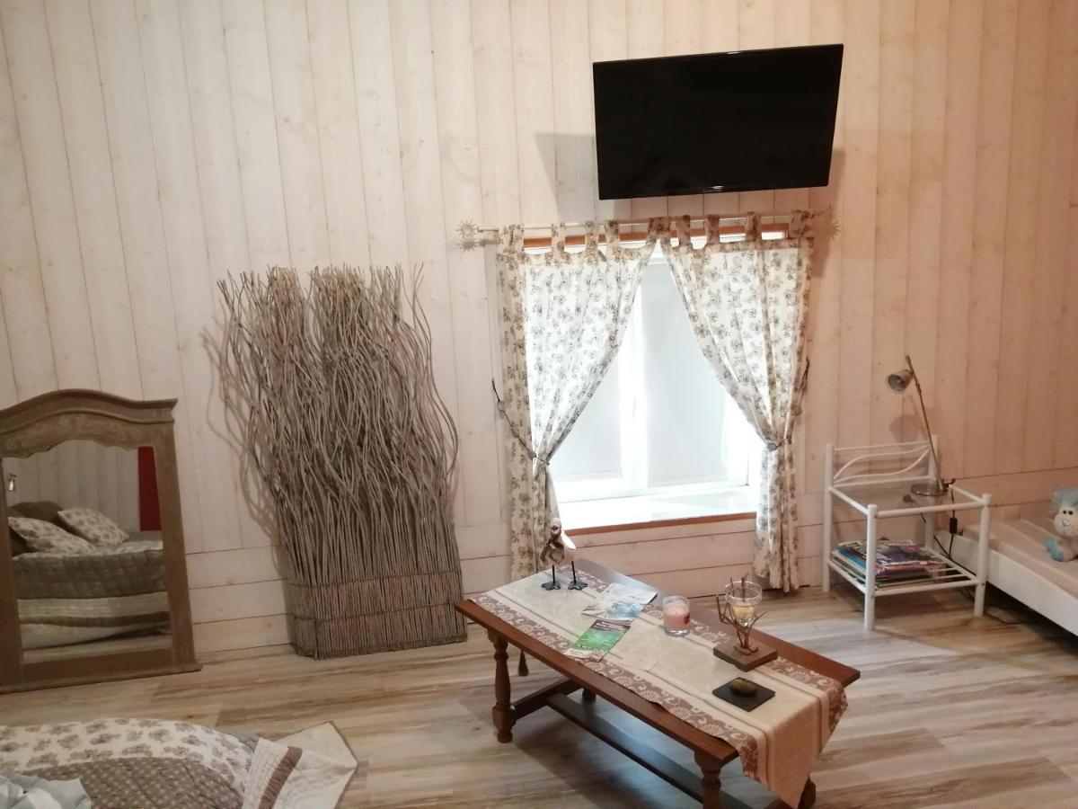 Les Tourterelles Bed and Breakfast Chabournay Exteriör bild