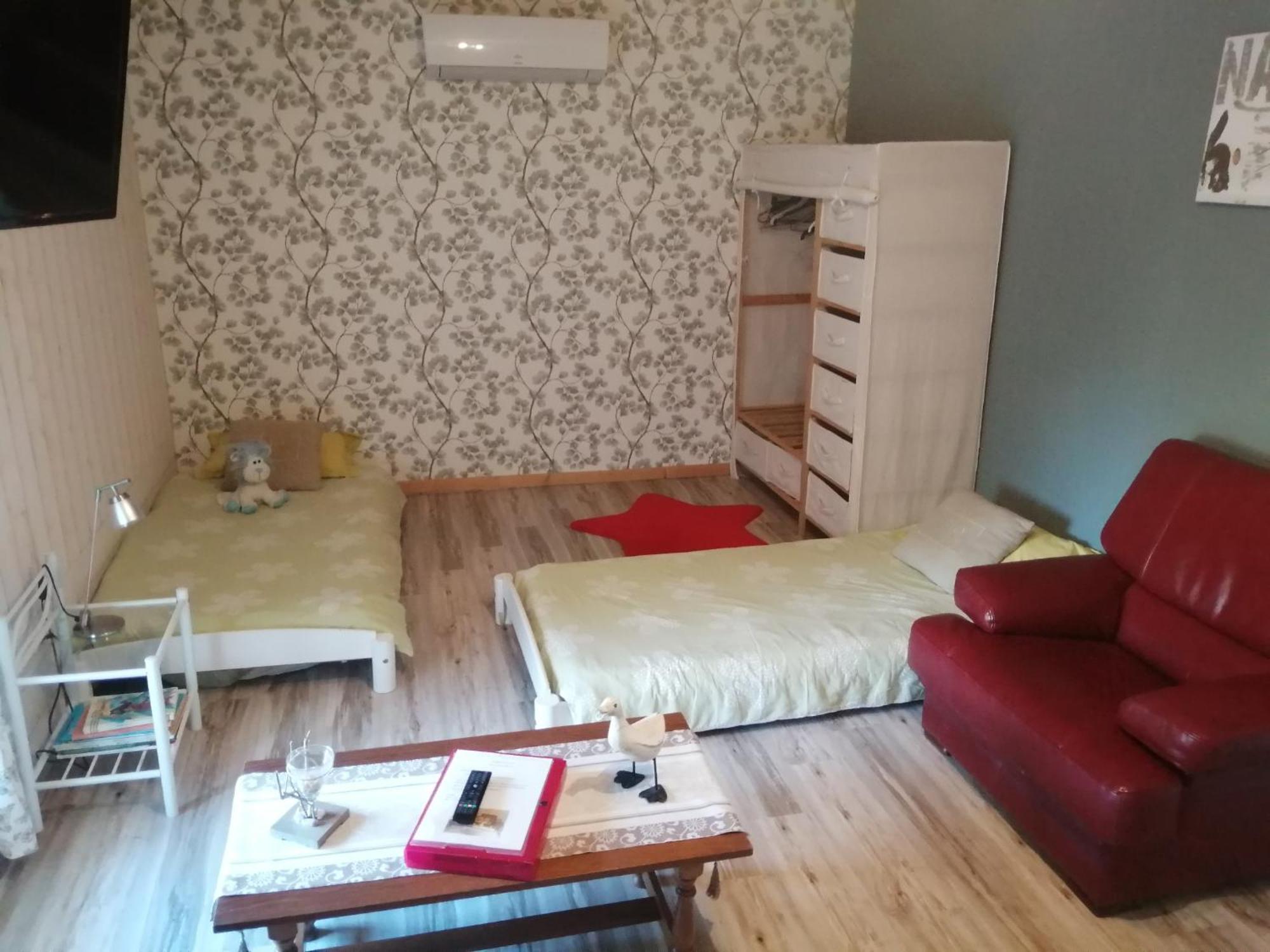 Les Tourterelles Bed and Breakfast Chabournay Exteriör bild