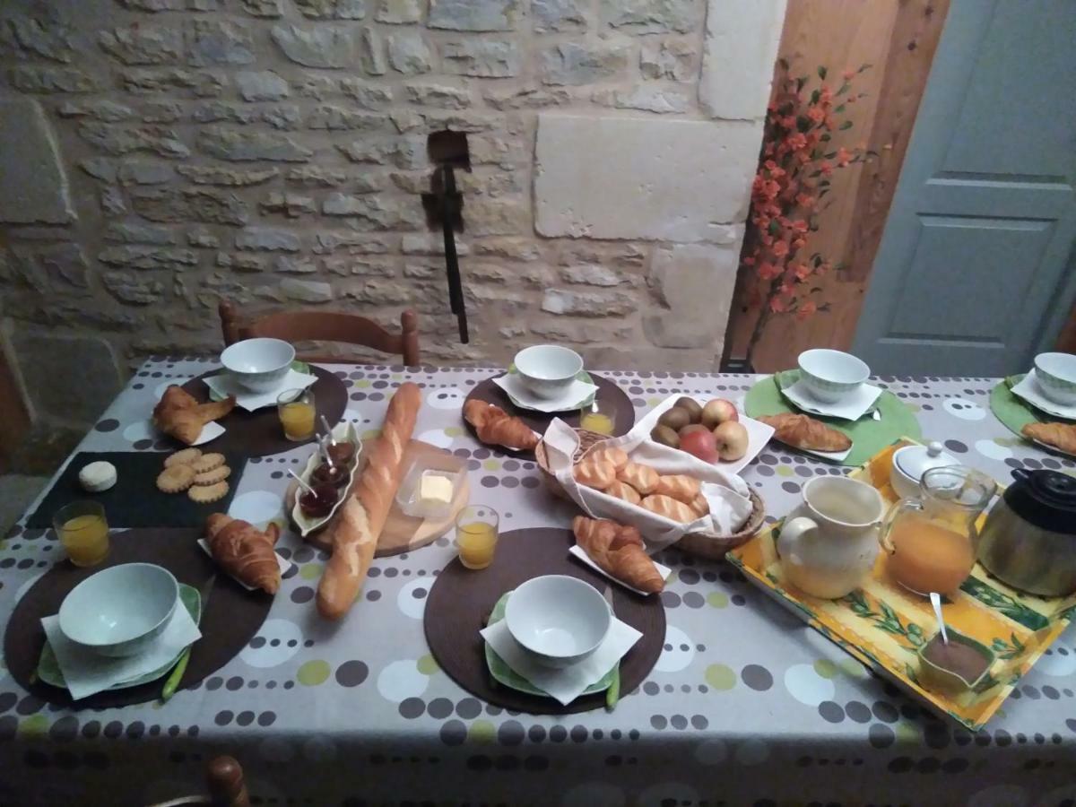 Les Tourterelles Bed and Breakfast Chabournay Exteriör bild