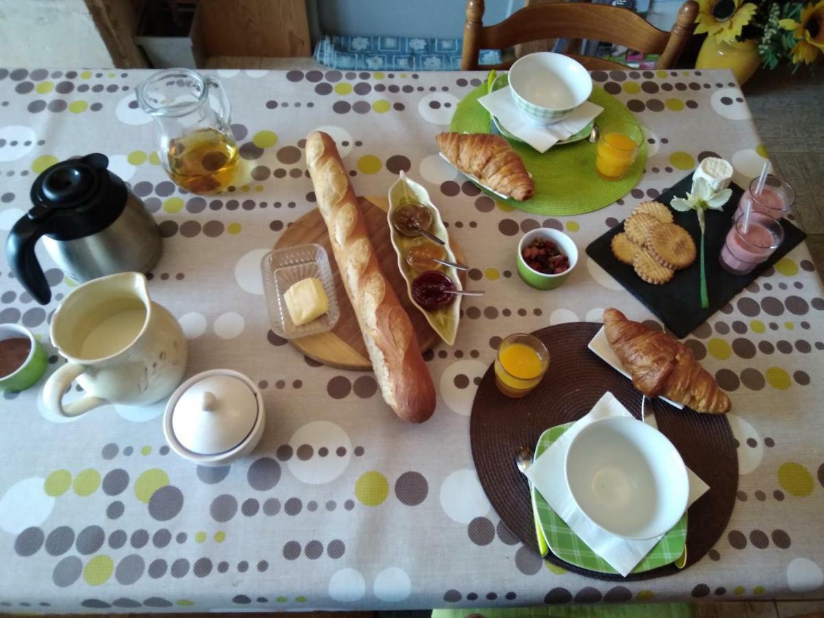 Les Tourterelles Bed and Breakfast Chabournay Exteriör bild